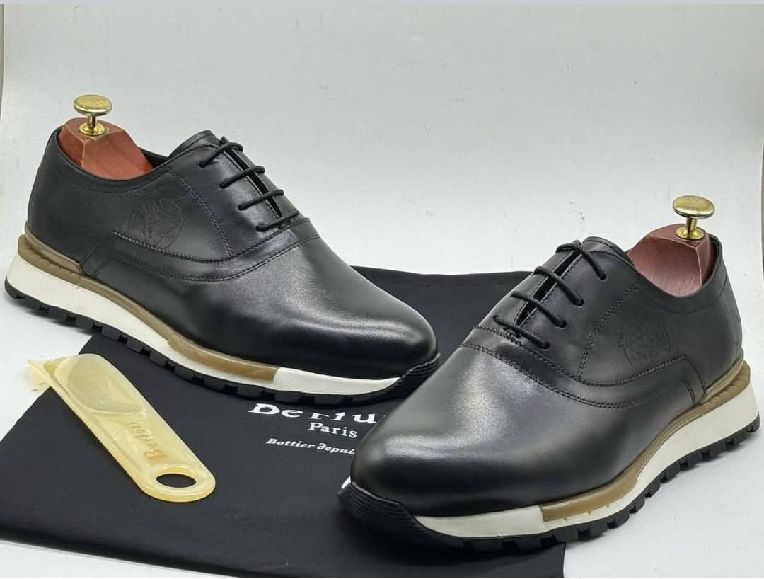 Soulier Berluti Paris En Cuir Noir 100,000