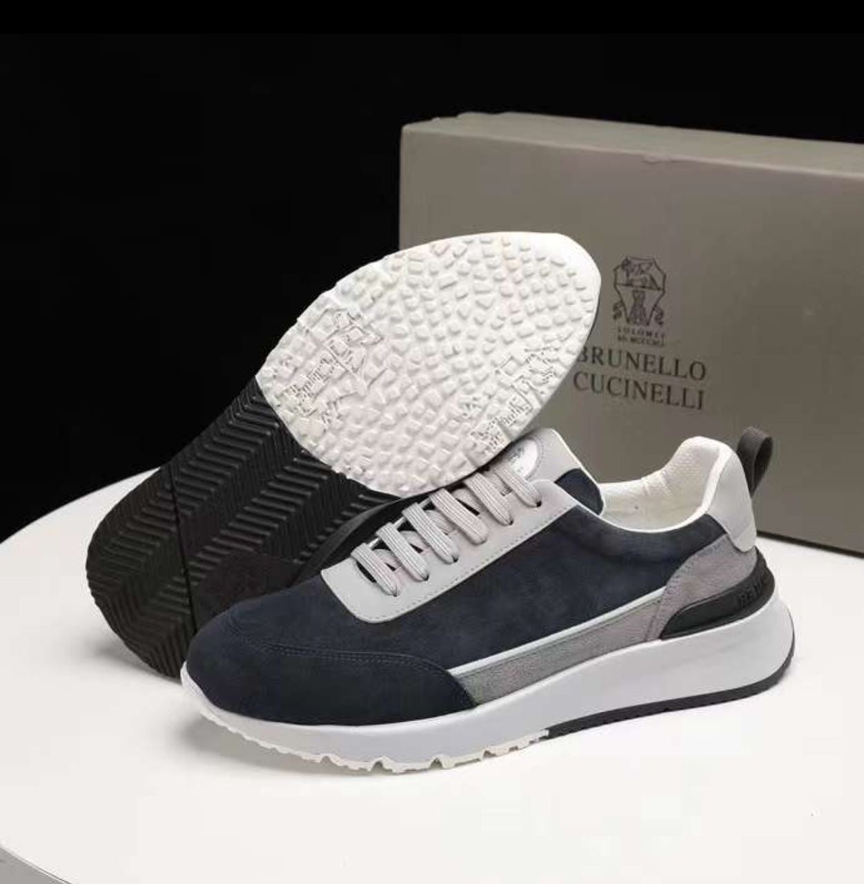 Importé chaussure Homme Basket très confortable 185000