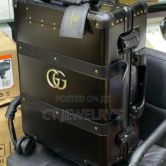 Valise Cabine Gucci en métallique bordure cuir à 500.000