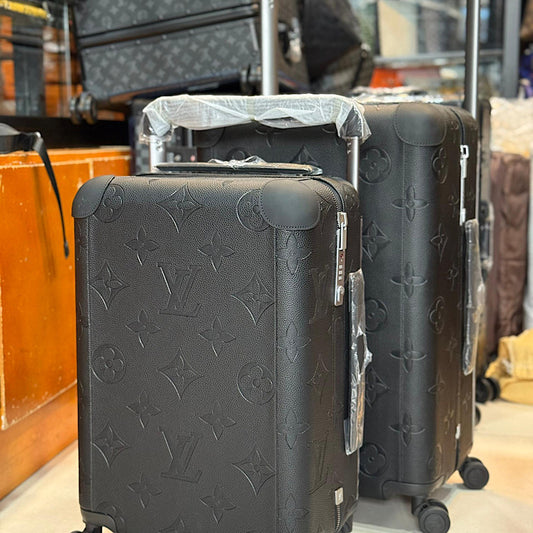 Valise Louis Vuitton horizon en deux pièces 12 & 23 à 1.150.000