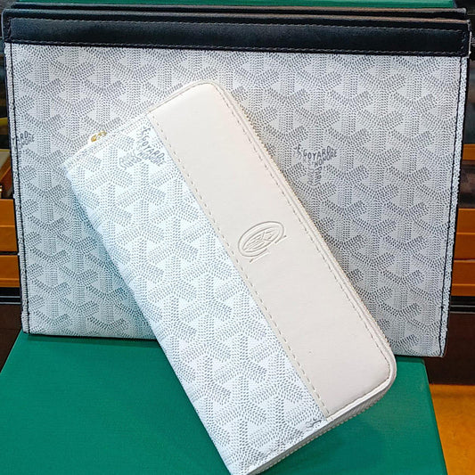 Sac à main pochette 50.000