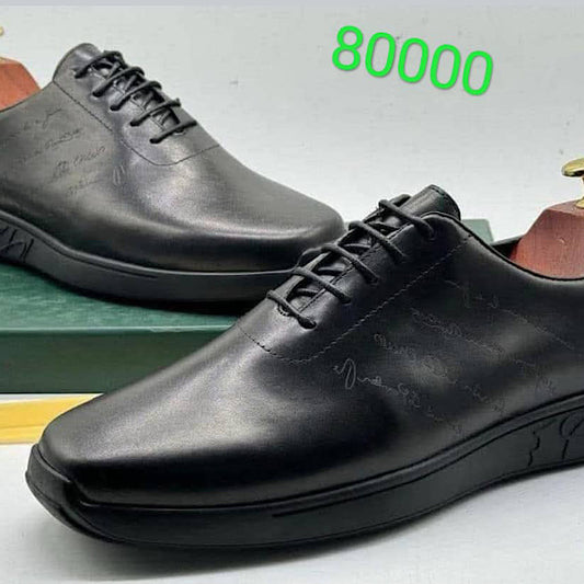 Soulier En Cuir Noir 80.000